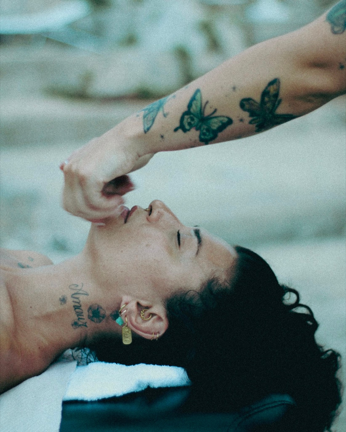 Face and scalp work during a ritual